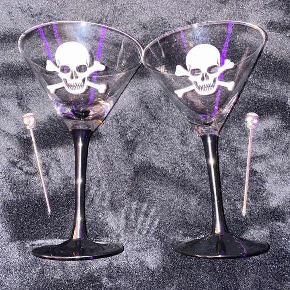 Dining Moonlight Manor Gothic Barware Martini Glasses Skull